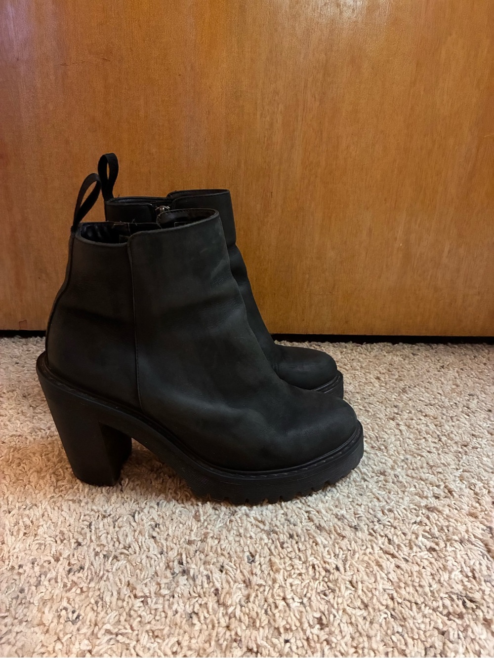 Dr. Martens Magdalena Women’s Leather Heeled Chelsea Boots